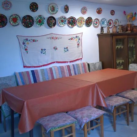 Abranyi Nyirfas Apartment *